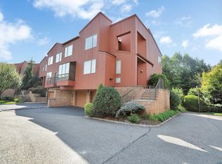 18 Sutton Pl #18, Englewood, NJ 07631