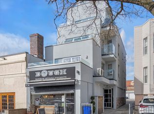 21-70 31st St #PENTHOUSE 4, Astoria, NY 11105