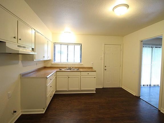 5th image of 7411 Brierfield Dr