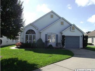16 Manchester Ct, Jackson, NJ