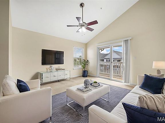 2nd image of 1131 Saravalle Dr