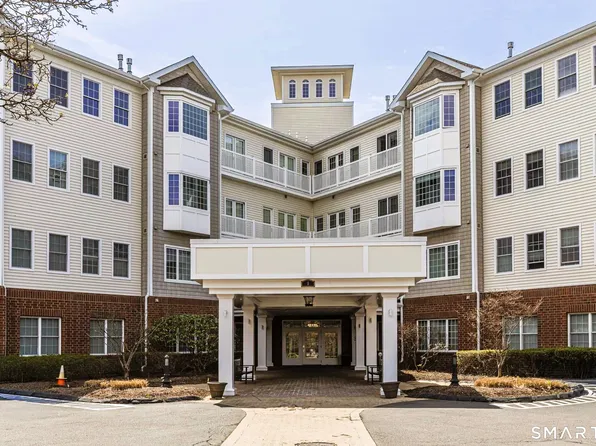 1 King Philip Drive #414, West Hartford, CT 06117