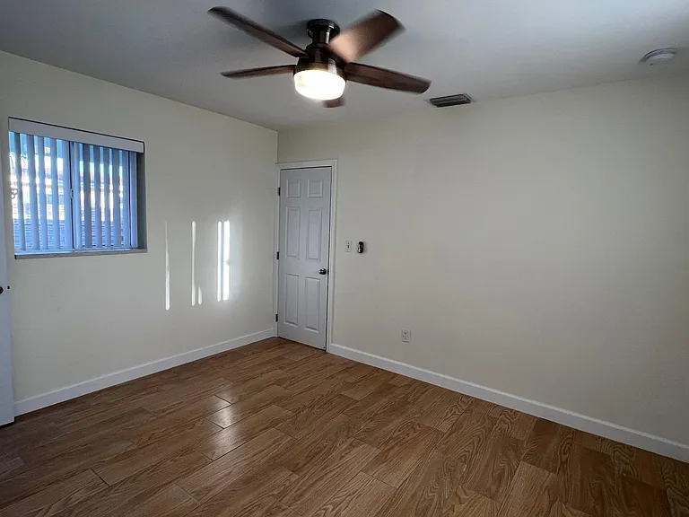 7781 Sheridan St — Photo 34