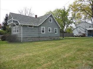 228 Arnold Ave, West Babylon, NY 11704