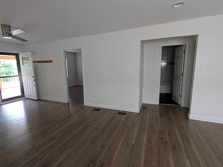 715 N Bosart Ave — Photo 2