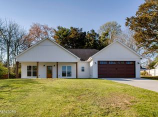 716 Cedar Springs Rd, Athens, TN 37303