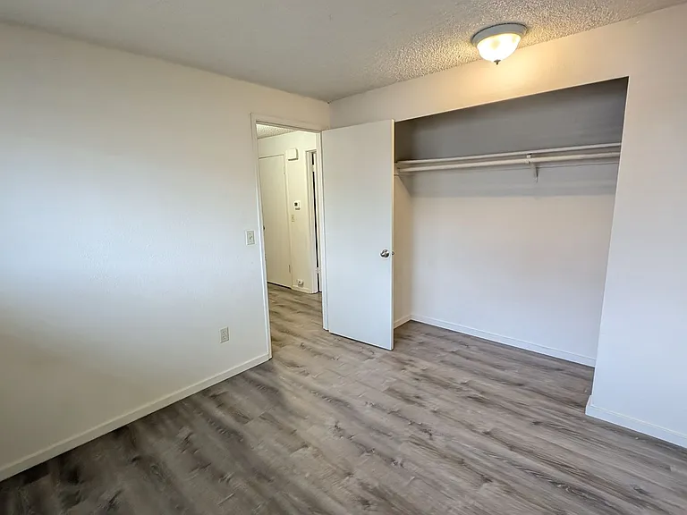 1360 S Ivy St — Photo 10