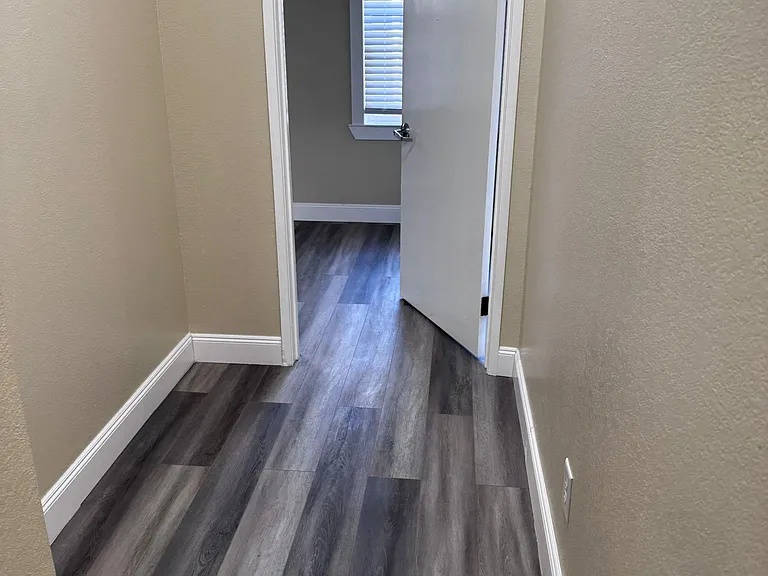 2070 University Avenue — Photo 44