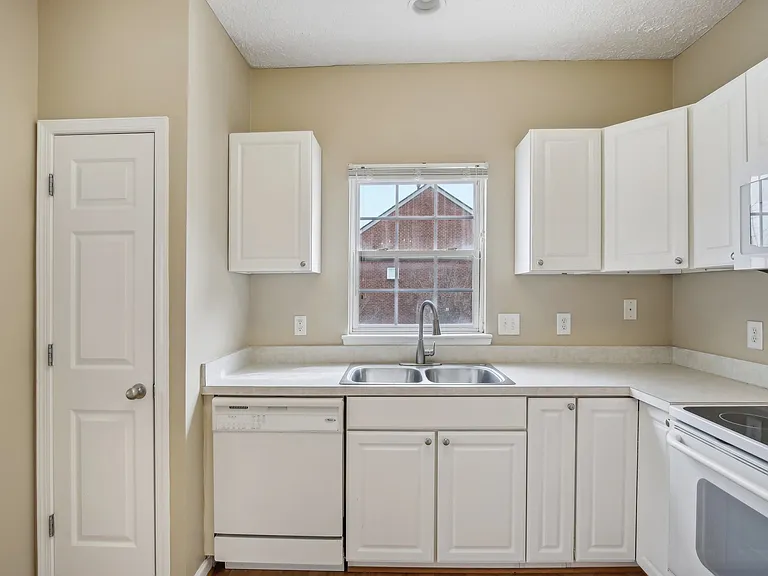 7841 Heaton Way — Photo 9