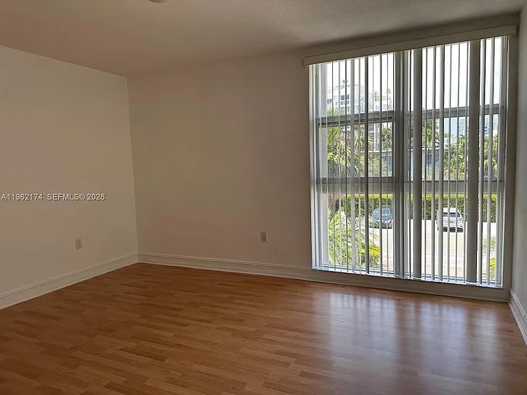 1080 99th St #322 — Photo 9