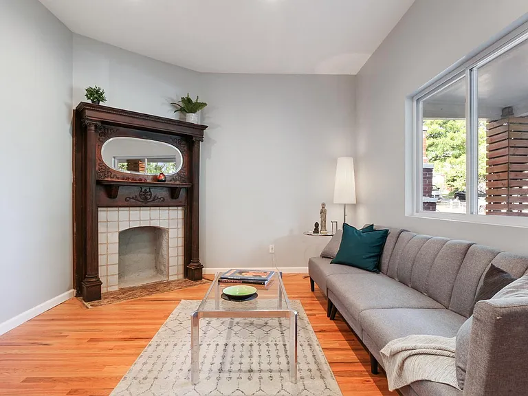 2032 Jefferson St — Photo 3