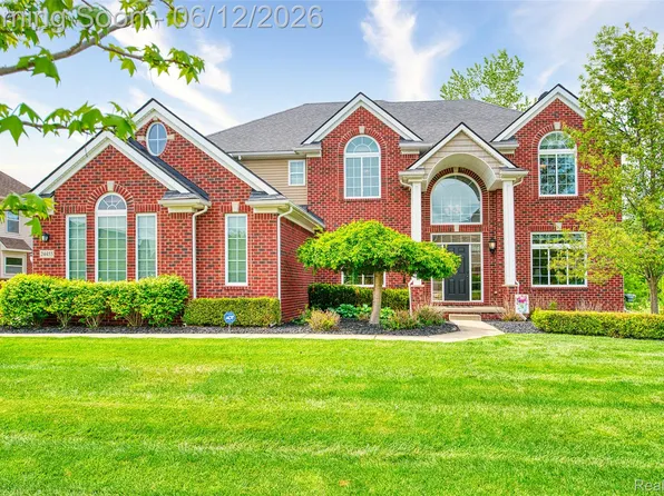 24455 Glenwood Dr, South Lyon, MI 48178