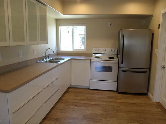 5th image of 136 S 14th St