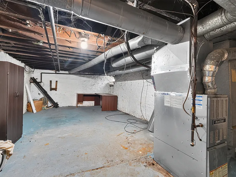 1439 S High St — Photo 34