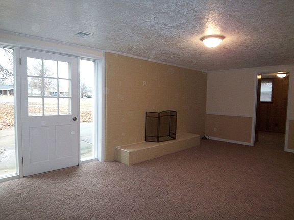 3rd image of 830 Scenic Hills Dr