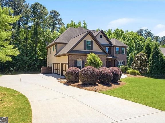 2nd image of 2811 Magnolia Creek Dr