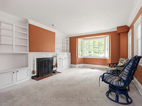 3rd image of 48 Chatsworth Dr