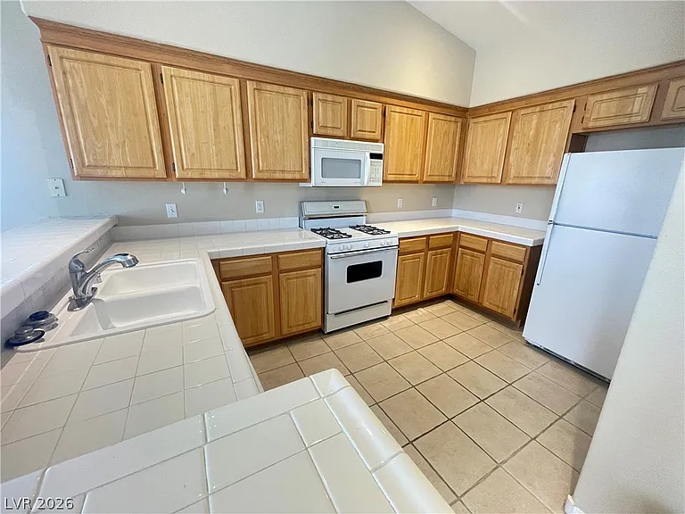 4901 Black Bear Rd #202 — Photo 3