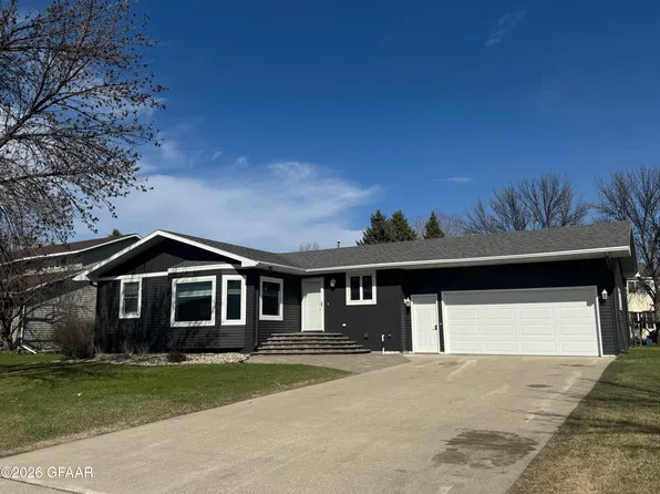 2126 12th Ave NW, East Grand Forks, MN 56721