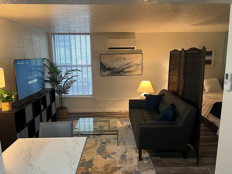 Remodeled, Top End UNM Area Studio Apts. in Great Community — Photo 19