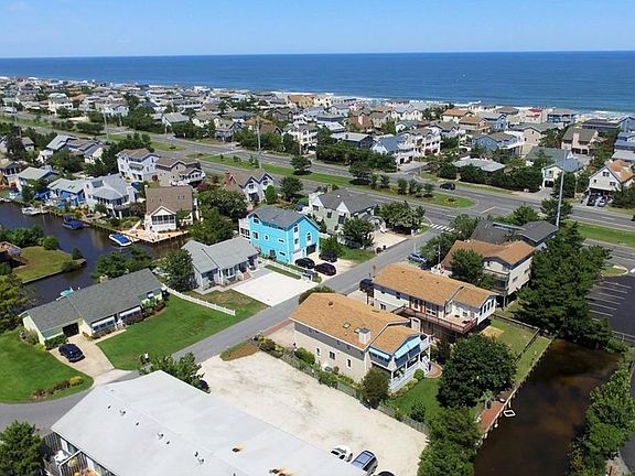 2nd image of 7 Bayshore Dr