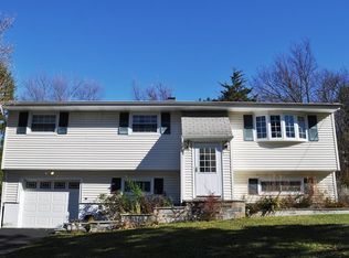 21 Dallas Dr, Monroe, NY 10950