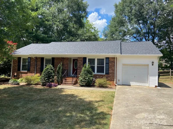 2418 Live Oak Ct, Gastonia, NC 28056