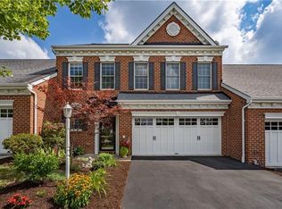 121 Foxchase Dr, Canonsburg, PA 15317