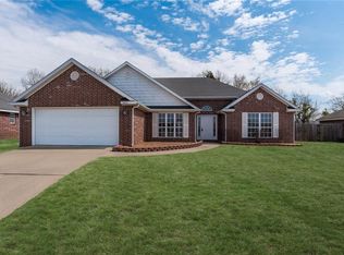 3073 Kings Dr, Springdale, AR 72764