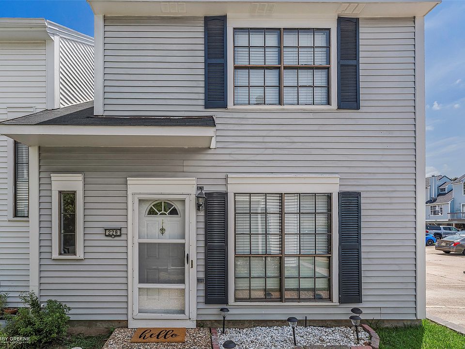 1st image of 228 Settlers Park Dr