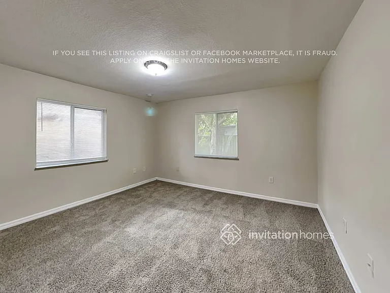 3746 NW 201st Ter — Photo 10