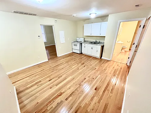 133 W Main St Photo 1