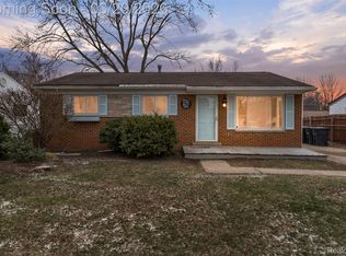 30340 Fairfax St, Livonia, MI 48152