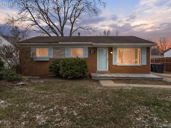 30340 Fairfax St, Livonia, MI 48152