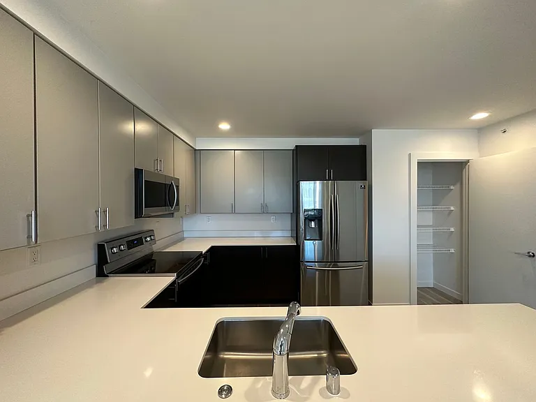 Edric Apartments — Photo 22