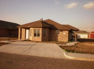 615 Holly St, Levelland, TX 79336