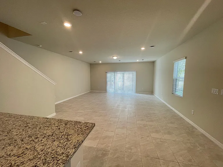 4654 Green Palm Ln — Photo 6