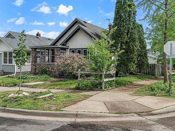 3rd image of 1156 Charles Ave