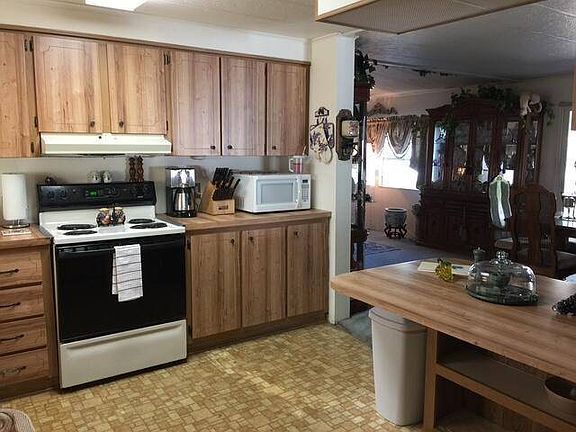 3rd image of 15777 Bolesta Rd #70