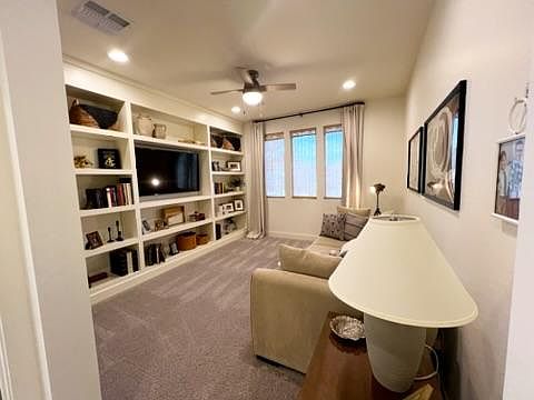 3rd image of 1542 W Avenida Del Valle