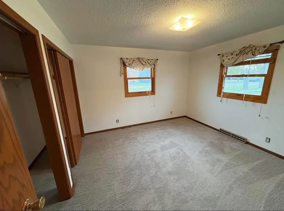 3 bed, 1200 sqft, $1,600 — Photo 4