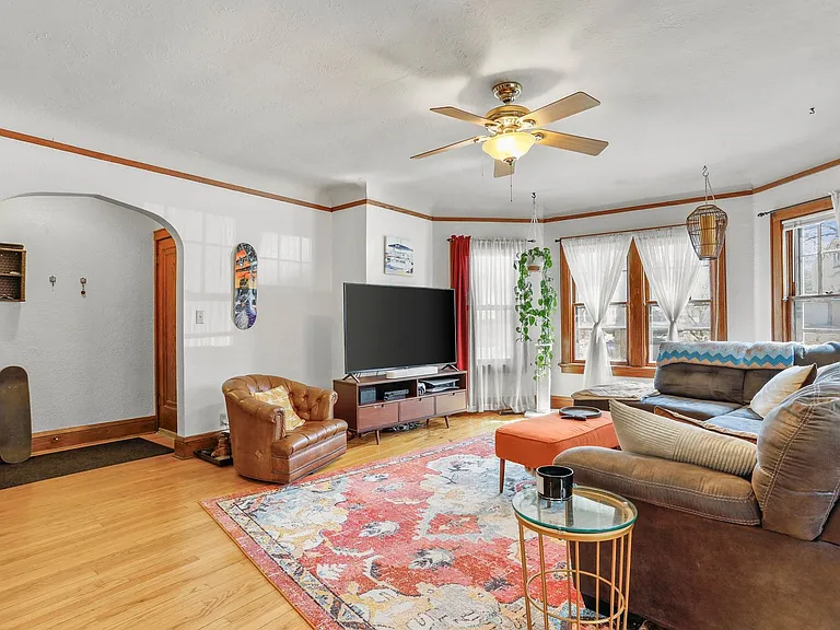 1342 Rutledge St — Photo 2