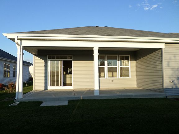 2855 Hillcrest Circle