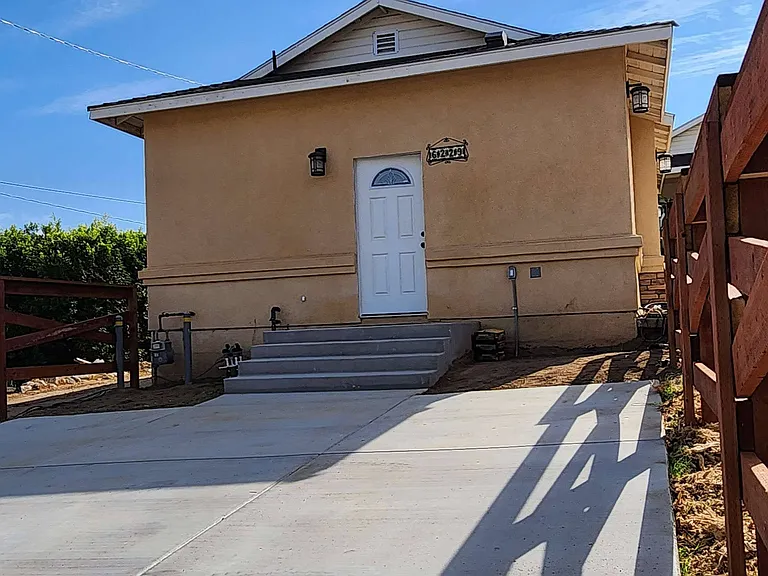 6227 Chadbourne Ave — Photo 1