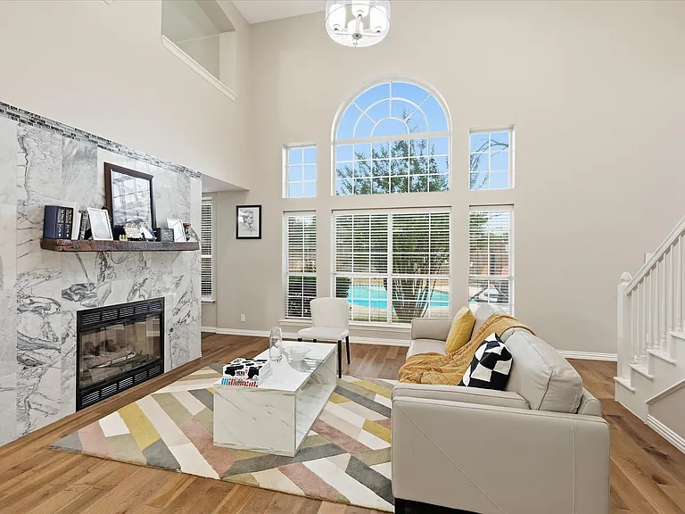 600 Raintree Cir — Photo 11