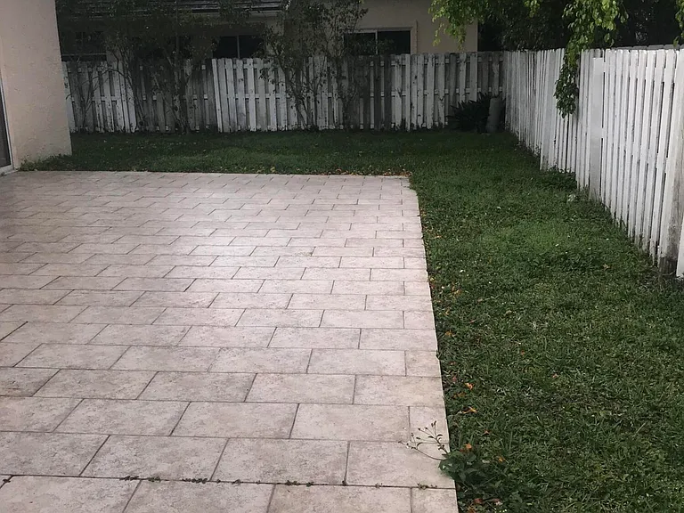 845 NW 98th Ave — Photo 15