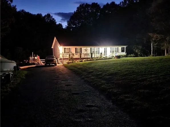 49 Farmstead Dr, Cumberland, VA 23040