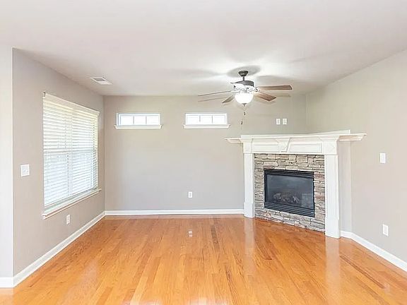 4th image of 117 Village Pkwy