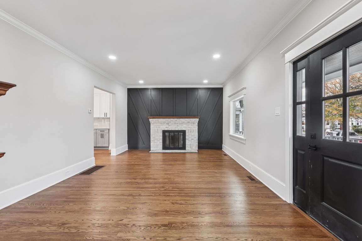 next background image