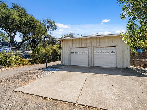 5th image of 14673 Spring Branch Rd